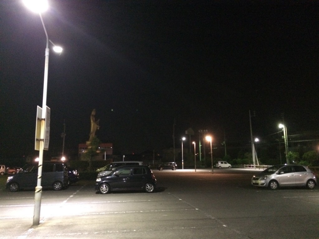 朝５時の駐車場。